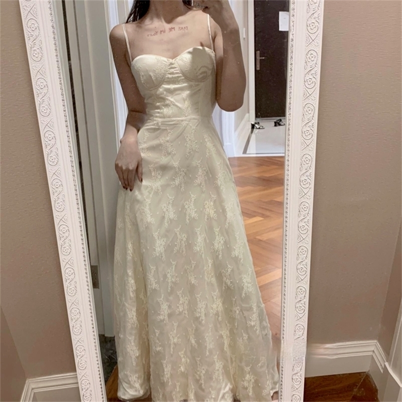 Summer Vintage Strap Dress Women Backless Designer Sexy Midi Elegant High Waist Lace Print Casual Fairy 220614, Cardigan
Summer Vintage Strap Dress Women Backless Designer Sexy Midi Elegant High Waist Lace Print Casual Fairy 220614, Cardigan