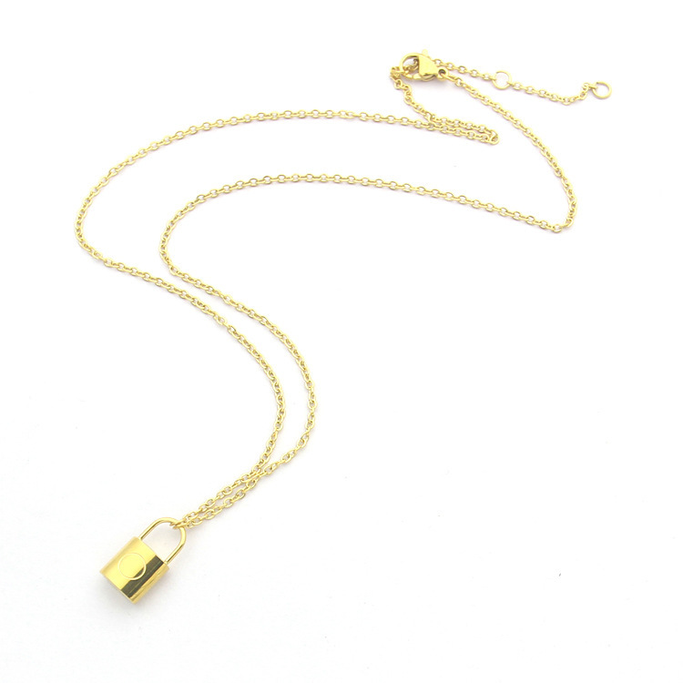 3 Colors Top Quality Women Designer Earrings Necklace Lock Bracelet Titanium Steel Luxury Love Pendant Fashion Jewelry
3 Colors Top Quality Women Designer Earrings Necklace Lock Bracelet Titanium Steel Luxury Love Pendant Fashion Jewelry