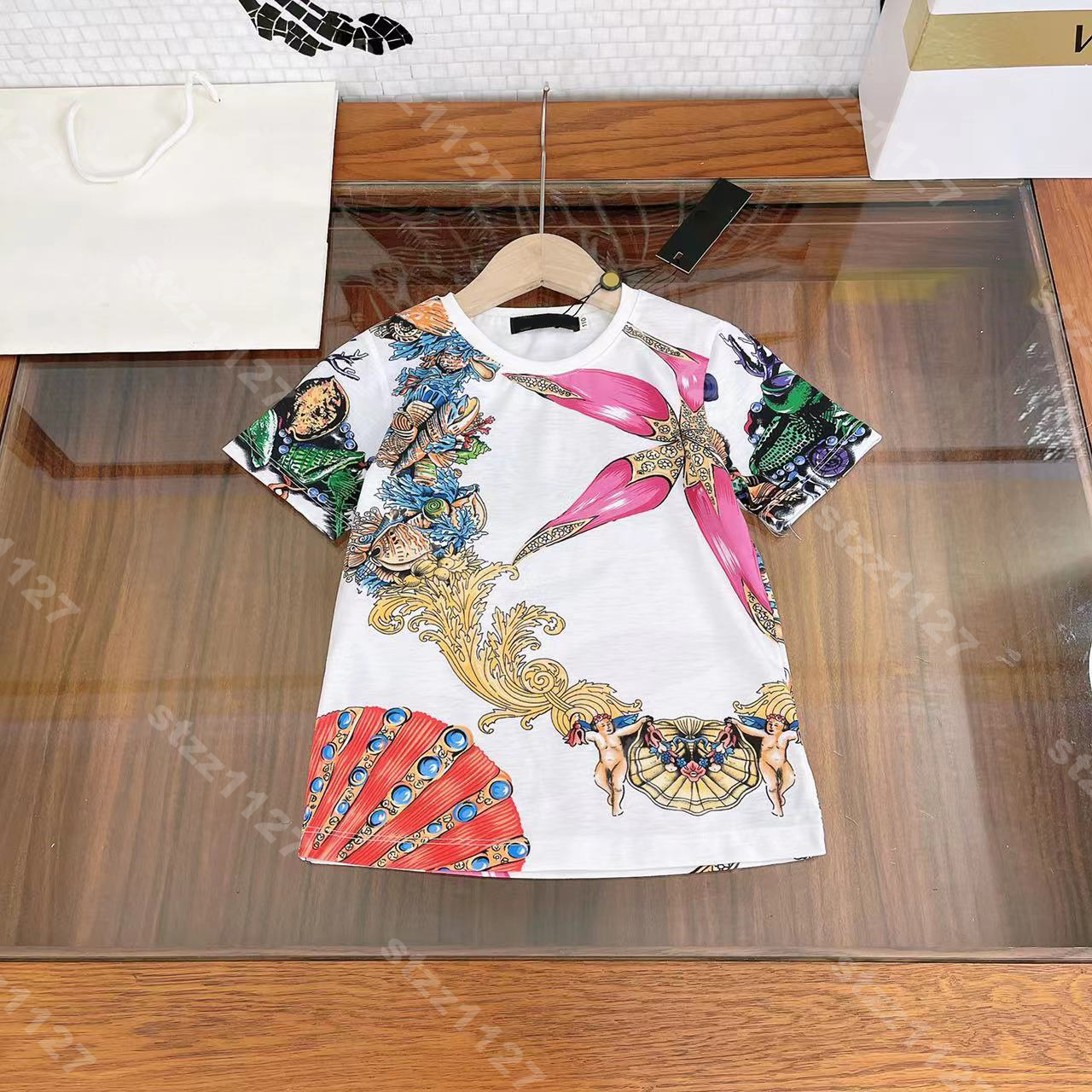 22ss designer kids clothes crew neck t-shirt starfish print cotton tees shirt boys grils great quality summer clothing for Children short sleeve kids top
22ss designer kids clothes crew neck t-shirt starfish print cotton tees shirt boys grils great quality summer clothing for Children short sleeve kids top