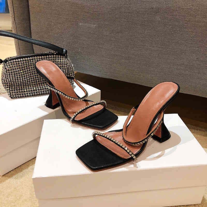 Slippers Gilda black Satin silk crystal embellished strap slippers mules Evening shoes spool Heel women's heels Luxury Designers heeled 4L1Y, 1# shoe box
Slippers Gilda black Satin silk crystal embellished strap slippers mules Evening shoes spool Heel women's heels Luxury Designers heeled 4L1Y, 1# shoe box