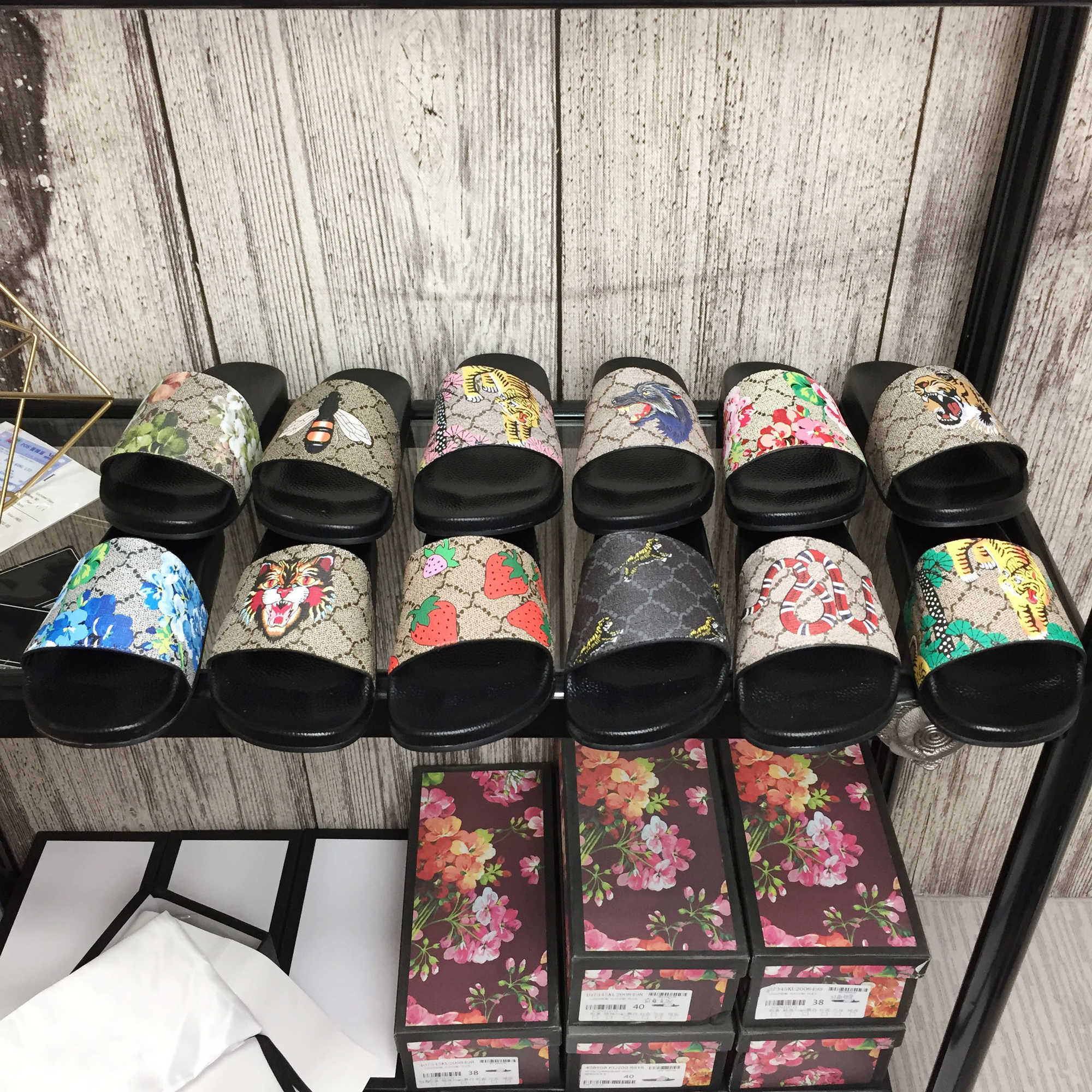 Designer Slides Rubber G Slide Men Women Slippers Flower Print Leather Multicolor Shoes Fashion Casual Luxury Summer Sandals Beach Home Size, 14
Designer Slides Rubber G Slide Men Women Slippers Flower Print Leather Multicolor Shoes Fashion Casual Luxury Summer Sandals Beach Home Size, 14