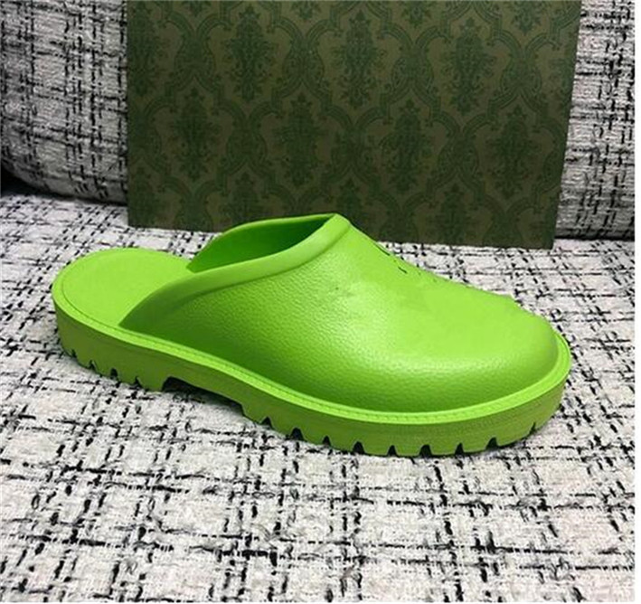 2022 designer Rubber Lazy Slippers Indoor Outdoor Show Style Hotle Warm Fox Fur Sandals for Women Slides Flip Flops size 35-44, Thick bottomed
2022 designer Rubber Lazy Slippers Indoor Outdoor Show Style Hotle Warm Fox Fur Sandals for Women Slides Flip Flops size 35-44, Thick bottomed