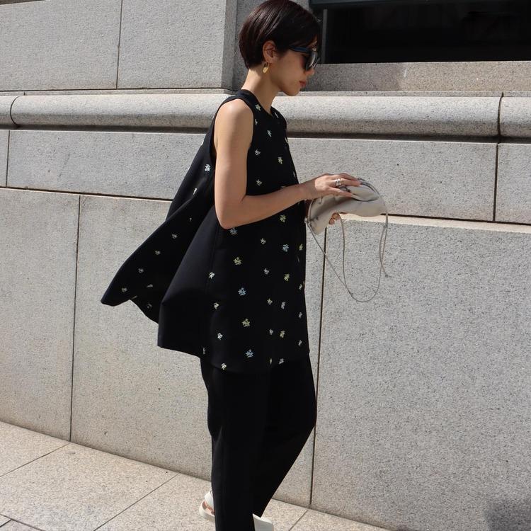 Women' T-Shirt Fashion Classic Trendy Luxury Design Summer Retro Embroidery Shirt Easy Leisure Time Blouse WomanWomen
Women' T-Shirt Fashion Classic Trendy Luxury Design Summer Retro Embroidery Shirt Easy Leisure Time Blouse WomanWomen