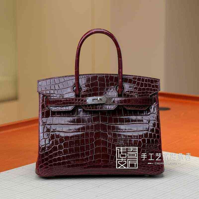 designer birkins herme shoulder handbags French craftsmen hand sew 2021 new women's bag platinum bag crocodile skin Bordeaux wine red 30cm, 30cm silver buckle
designer birkins herme shoulder handbags French craftsmen hand sew 2021 new women's bag platinum bag crocodile skin Bordeaux wine red 30cm, 30cm silver buckle
