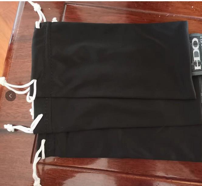 50pcs Soft Cloth Sunglasses Bag Brand HOT STYLE sunglasses pouch glasses case black color white letter FAST SHIP
50pcs Soft Cloth Sunglasses Bag Brand HOT STYLE sunglasses pouch glasses case black color white letter FAST SHIP