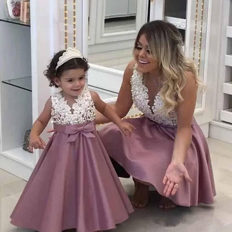 Princess Lovely Cute Flower Girl Dresses Satin Mother and Daughter Toddler Long Pretty Kids First Holy Communion Dress, White
Princess Lovely Cute Flower Girl Dresses Satin Mother and Daughter Toddler Long Pretty Kids First Holy Communion Dress, White