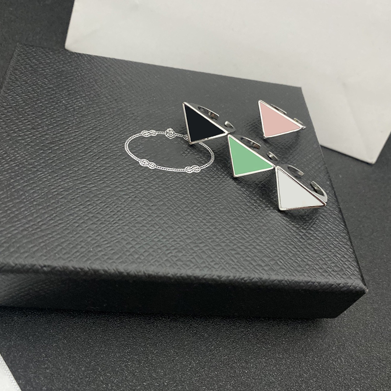 Mens Luxurys Designer Rings Triangular Opening Ring Engagements For Womens Rings Designers Jewelry Stainless Steel Mens P Ring 2203232D
Mens Luxurys Designer Rings Triangular Opening Ring Engagements For Womens Rings Designers Jewelry Stainless Steel Mens P Ring 2203232D
