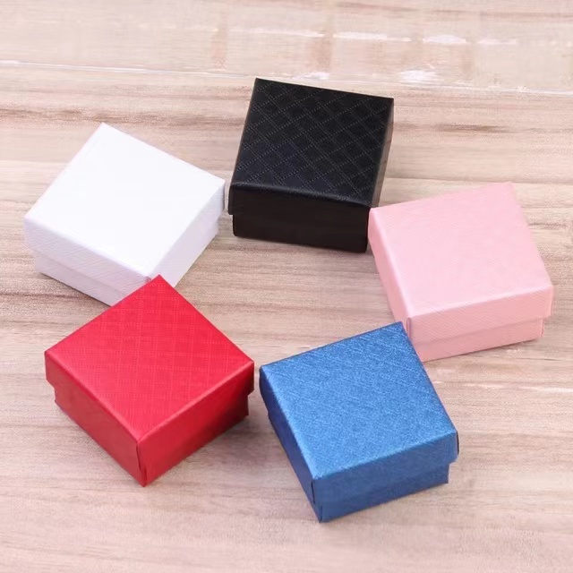 Fashion Simple White Square Jewelry Packaging Box for Engagement Ring Earring Necklace Bracelet Display Valentine's Day Gift Box
Fashion Simple White Square Jewelry Packaging Box for Engagement Ring Earring Necklace Bracelet Display Valentine's Day Gift Box