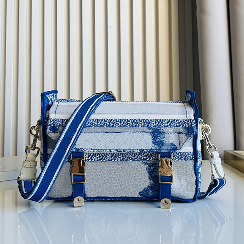 Top Quality Women Camp Bag Pink Blue Embroidered Handbags Designer Crossbody Bags Canvas Flap Bag Envelope Messenger Purse With Box, Color 6
Top Quality Women Camp Bag Pink Blue Embroidered Handbags Designer Crossbody Bags Canvas Flap Bag Envelope Messenger Purse With Box, Color 6