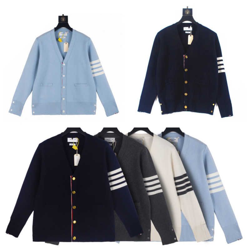 Men's And Women's Same Style Autumn And Winter Men's Sweater Jacket Cardigan Four-bar Knitted Sweater V-neck Thickened Cardigan CX220419, Two sleeve color (light blue)
Men's And Women's Same Style Autumn And Winter Men's Sweater Jacket Cardigan Four-bar Knitted Sweater V-neck Thickened Cardigan CX220419, Two sleeve color (light blue)
