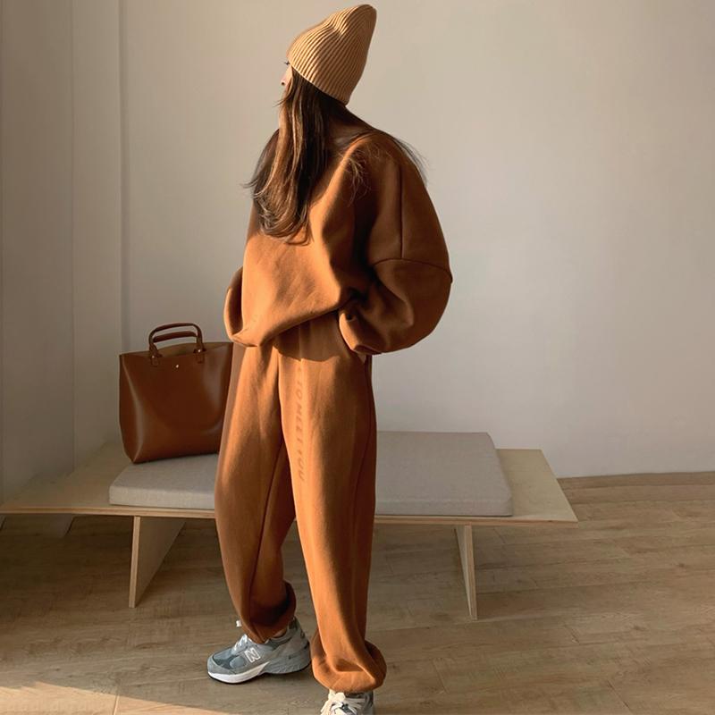 Women's Two Piece Pants Clothland Women Elegant Pullover Suit Loose Style Tracksuits Thick Warm Sweatshirts Elastic Waist Sweatpants Set TZ2, Black
Women's Two Piece Pants Clothland Women Elegant Pullover Suit Loose Style Tracksuits Thick Warm Sweatshirts Elastic Waist Sweatpants Set TZ2, Black