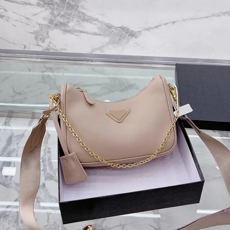 Classic Re Edition Calfskin 2IN1 Hobo Bags Top Real Leather Gold Chain Nylon Strap Crossbody Shoulder Purse With Coin Wallet Luxury Designer Handbags 22*16CM, Extra freight
Classic Re Edition Calfskin 2IN1 Hobo Bags Top Real Leather Gold Chain Nylon Strap Crossbody Shoulder Purse With Coin Wallet Luxury Designer Handbags 22*16CM, Extra freight
