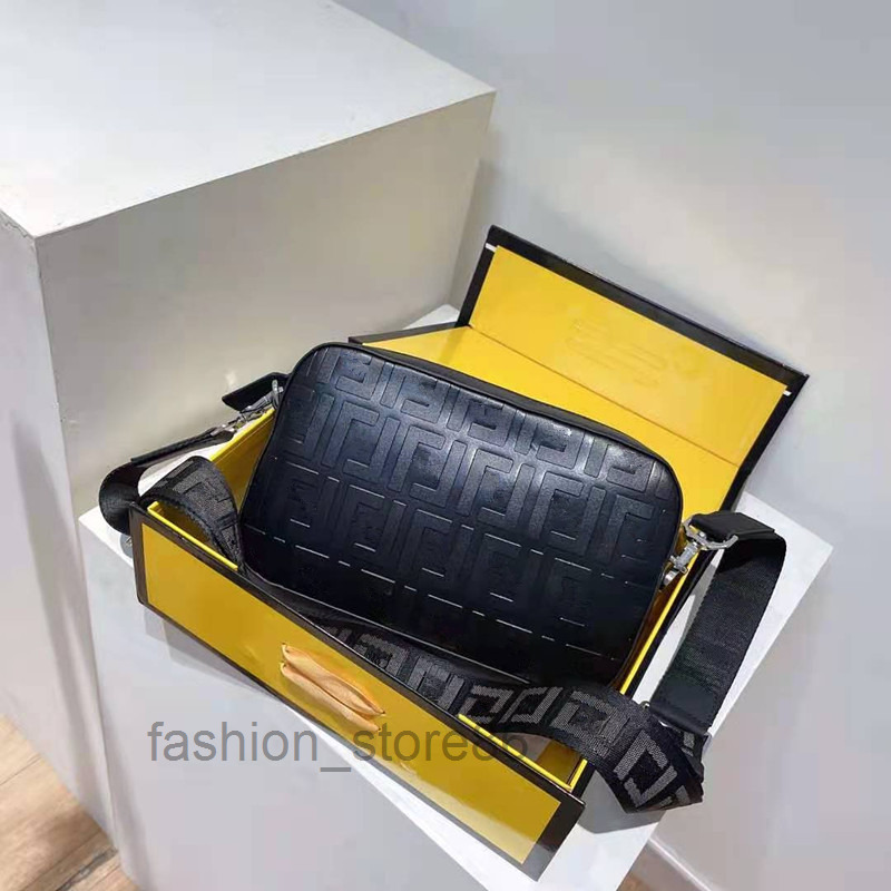 Designer Shoulder Bag Men and Women Camera Bags Purse Messenger Pocket Fashion Cro, Red
Designer Shoulder Bag Men and Women Camera Bags Purse Messenger Pocket Fashion Cro, Red