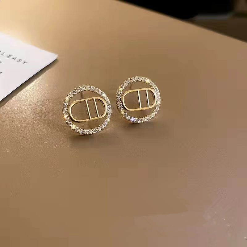 Classic Fashion Gold Pear Charm Earrings Letter D Designer Luxury Diamond Ladies Girl Wedding Birthday Gift Jewelry Does Not Fade
Classic Fashion Gold Pear Charm Earrings Letter D Designer Luxury Diamond Ladies Girl Wedding Birthday Gift Jewelry Does Not Fade