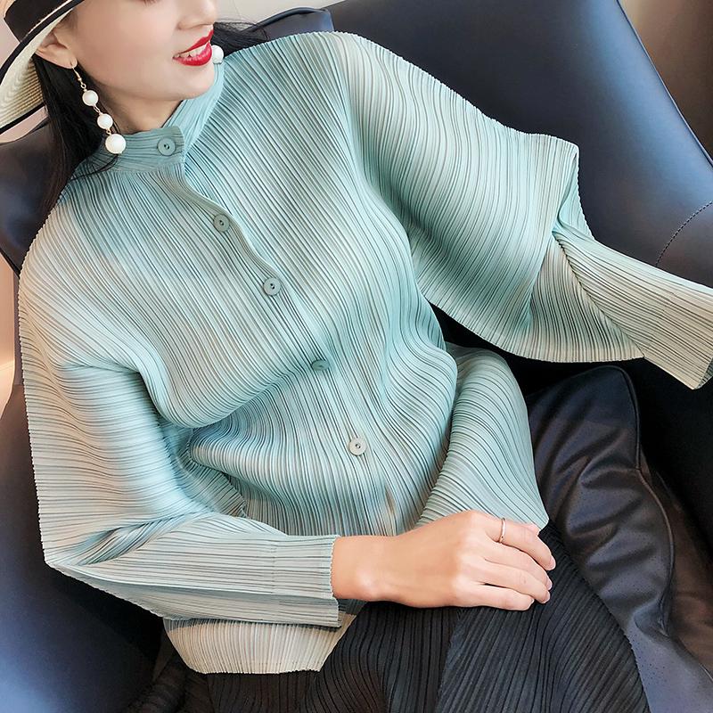Women's Blouses & Shirts Miyake Pleated Clothing Autumn Winter Women 2022 Casual Stand Collar Korean Fashion Loose Tops Button BlouseWomen's, Gray
Women's Blouses & Shirts Miyake Pleated Clothing Autumn Winter Women 2022 Casual Stand Collar Korean Fashion Loose Tops Button BlouseWomen's, Gray