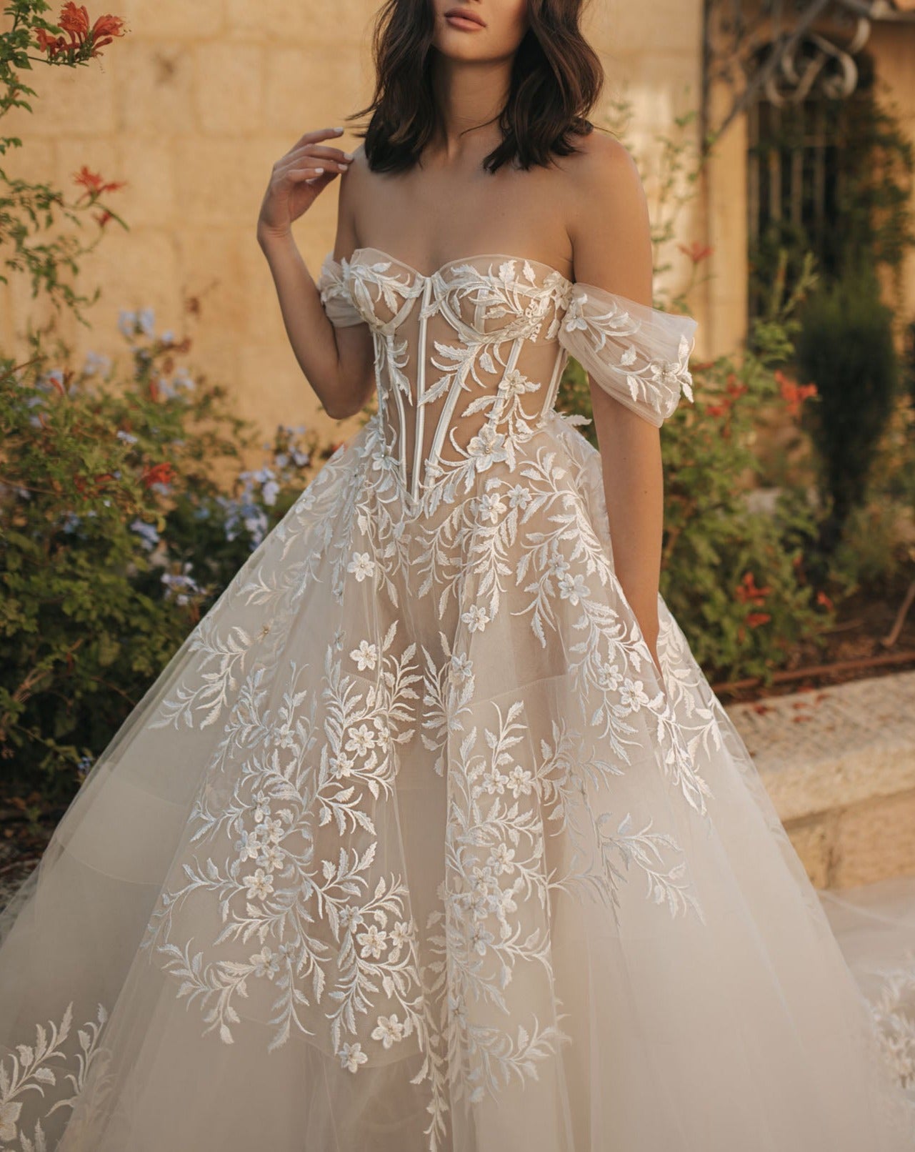 New Arrival Lace A-e Wedding Dress V Neck Off Shoulder Sleeveless Custom Made Sweep Train Backless Bridal Appliques Sequins Dresses Vestido De Novia