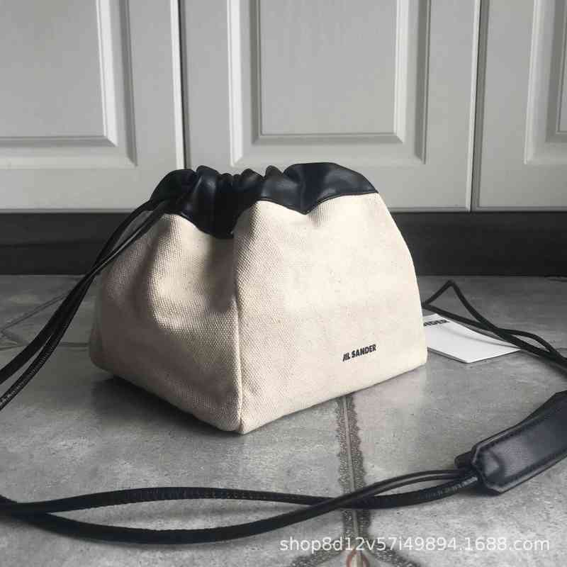Jil Canvas Dumpling Bag Bucket Ins Women handBag Drawstring Leather dinner Bag Inclined Span Small Cage Bag 220723, Creamy-white
Jil Canvas Dumpling Bag Bucket Ins Women handBag Drawstring Leather dinner Bag Inclined Span Small Cage Bag 220723, Creamy-white