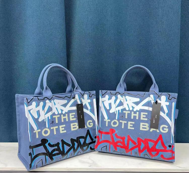 Graffiti Canvas Women's Bag Large Capacity Shoulder Messenger Bag Fashion Handbag Totes, Blue
Graffiti Canvas Women's Bag Large Capacity Shoulder Messenger Bag Fashion Handbag Totes, Blue