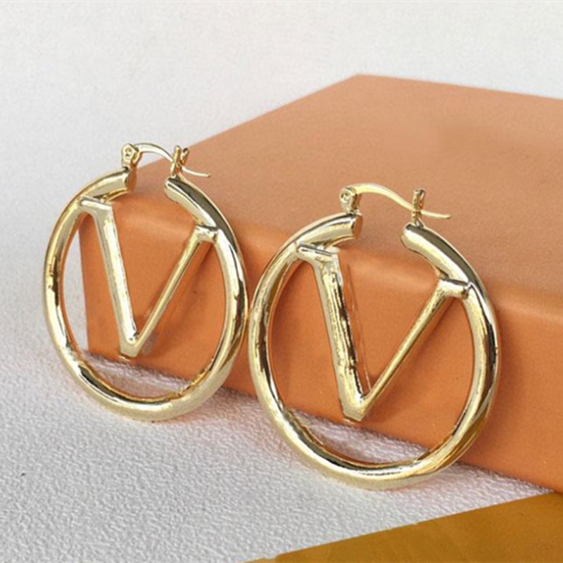 designer earrings women luxury earings letter earring hoop stainless steel fashion jewellery street sisters party wedding engagement gold designer jewelry
designer earrings women luxury earings letter earring hoop stainless steel fashion jewellery street sisters party wedding engagement gold designer jewelry