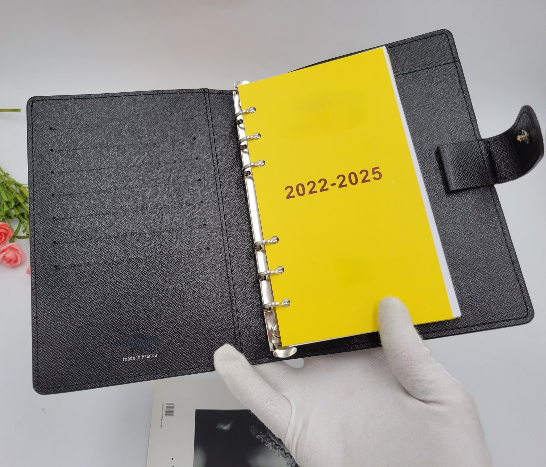 Large DESK AGENDA COVER Holders Memo Planner Men A5 Notebook Diary Luxury Designer Agendas Protective Case Card Passport Holder Wa, Silica
Large DESK AGENDA COVER Holders Memo Planner Men A5 Notebook Diary Luxury Designer Agendas Protective Case Card Passport Holder Wa, Silica