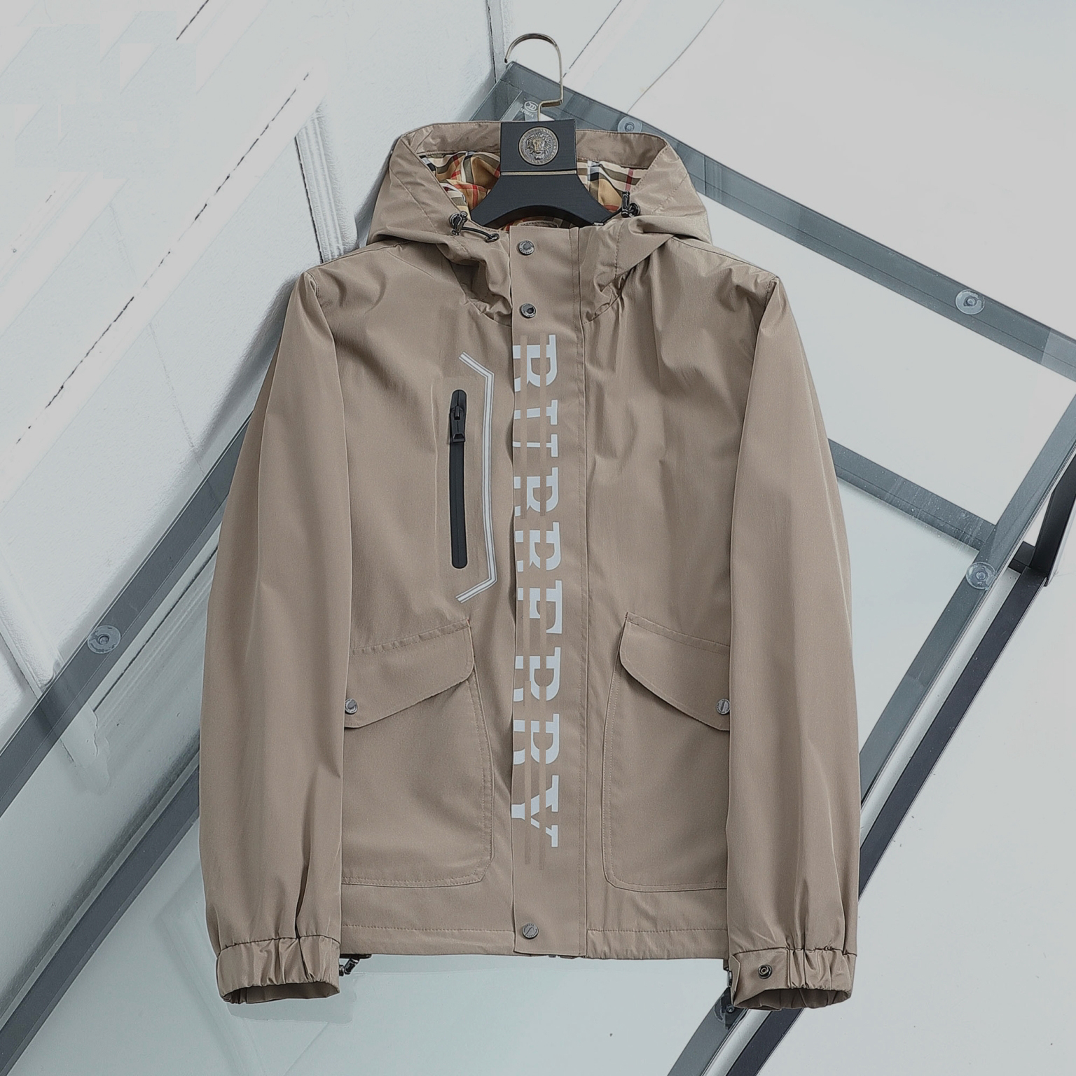 2022 Fashion designer Mens Jacket Goo d Spring Autumn Outwear Windbreaker Zipper clothes Jackets Coat Outside can Sport Size M- Men's Clothing #1.18, White
2022 Fashion designer Mens Jacket Goo d Spring Autumn Outwear Windbreaker Zipper clothes Jackets Coat Outside can Sport Size M- Men's Clothing #1.18, White