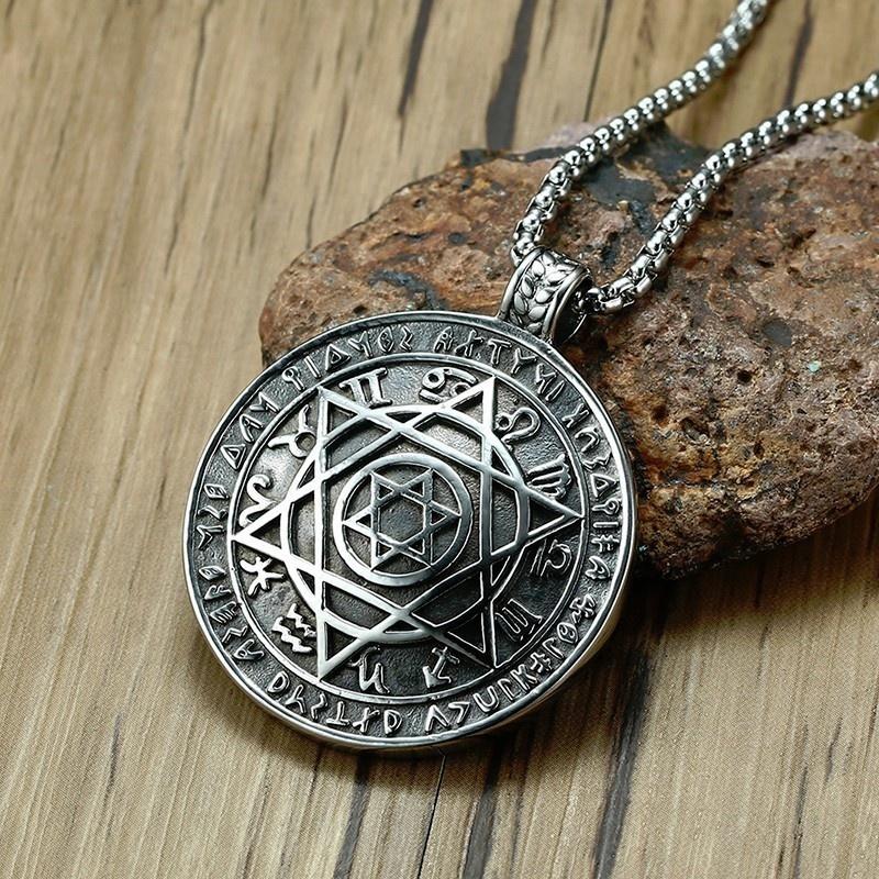 Pendant Necklaces Classic Mysterious Six Pointed Star Solomon Talisman Necklace Men's High Quality Metal Hermetic JewelryPendant
Pendant Necklaces Classic Mysterious Six Pointed Star Solomon Talisman Necklace Men's High Quality Metal Hermetic JewelryPendant