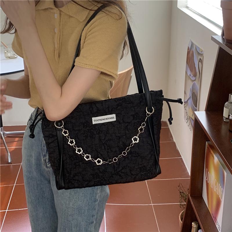 Evening Bags Fashion Women Shoulder Casual Ladies Large Pleated Canvas Tote Shopping Simple Female Chain Purse Handbags Bolso Mujer, Black
Evening Bags Fashion Women Shoulder Casual Ladies Large Pleated Canvas Tote Shopping Simple Female Chain Purse Handbags Bolso Mujer, Black
