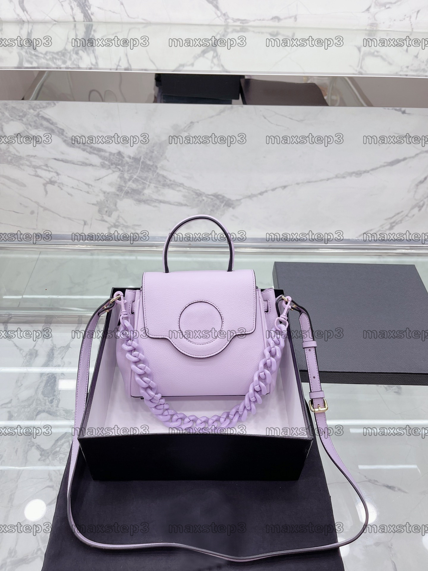 La Medusa Small Top handle Bag Ultimate Spring Summer Chain-link Womens Deisgners Luxury Leather CrossBody Internal slip pocket Gold-tone
La Medusa Small Top handle Bag Ultimate Spring Summer Chain-link Womens Deisgners Luxury Leather CrossBody Internal slip pocket Gold-tone