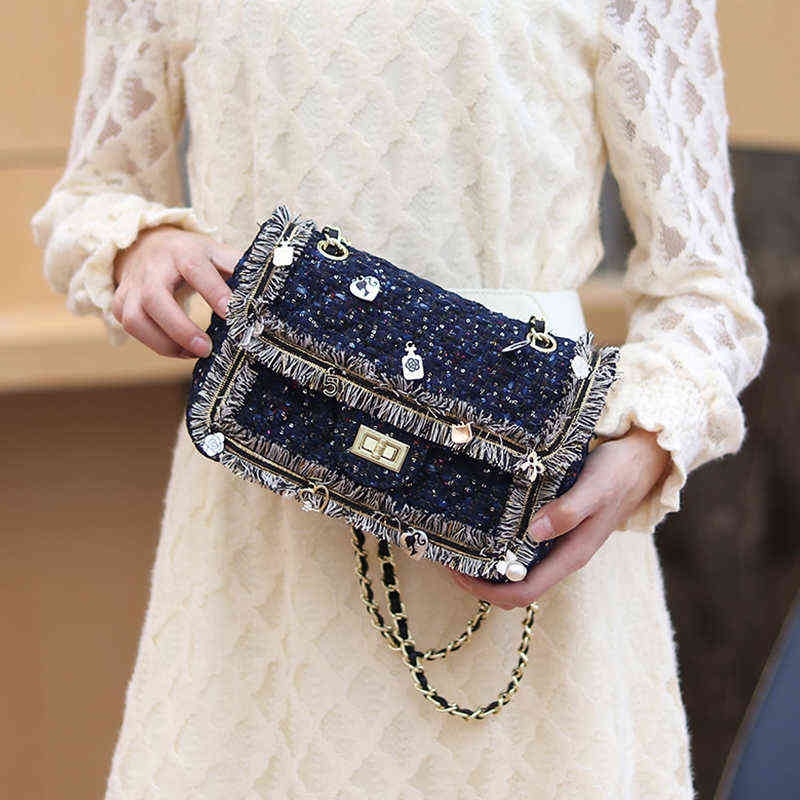Evening Bags Velet Winter Tassel Chain Shoulder Bags for Women Dot Fashion Weekend Ladies Crossbody Bag Work Luxury Party Female Clutch 220407, Red
Evening Bags Velet Winter Tassel Chain Shoulder Bags for Women Dot Fashion Weekend Ladies Crossbody Bag Work Luxury Party Female Clutch 220407, Red