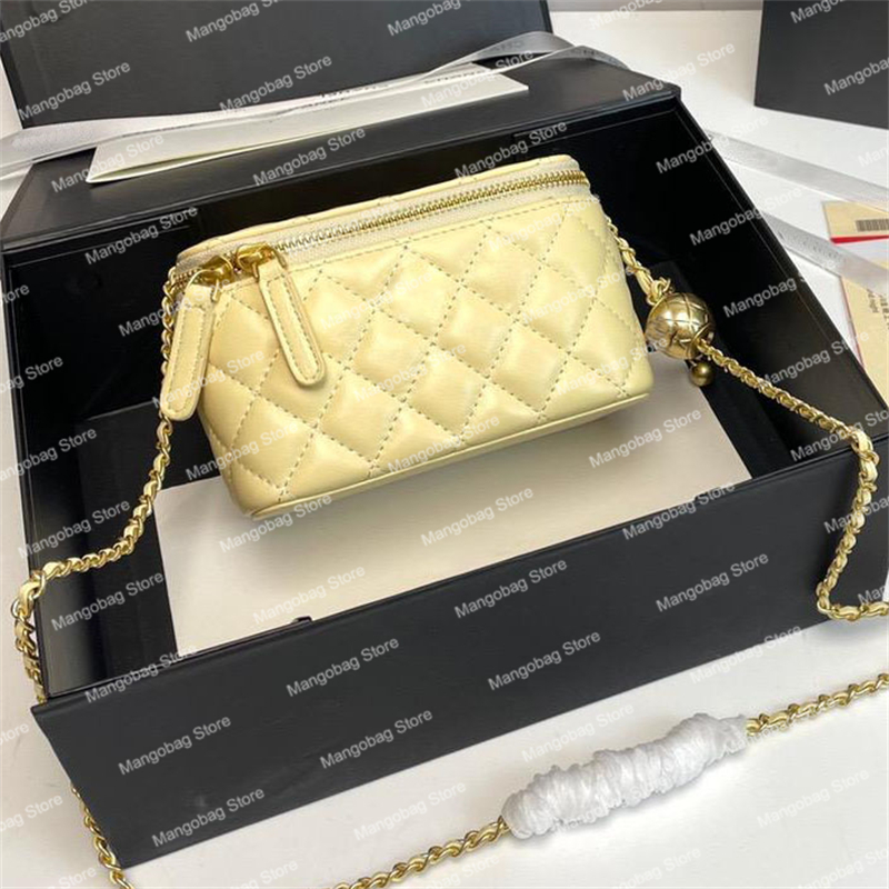 High quality designer handbags ladies Handbag clutch bag Genuine Leather With shoulder strap Purse wallet classic multifunctional large capacity, Random card holder
High quality designer handbags ladies Handbag clutch bag Genuine Leather With shoulder strap Purse wallet classic multifunctional large capacity, Random card holder