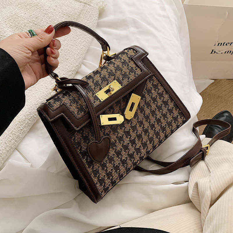 Factory Online Export Designer Brand Bags Tote Xiaofang 2022 New Popular Msenger Simple Advanced Net Red Portable
Factory Online Export Designer Brand Bags Tote Xiaofang 2022 New Popular Msenger Simple Advanced Net Red Portable