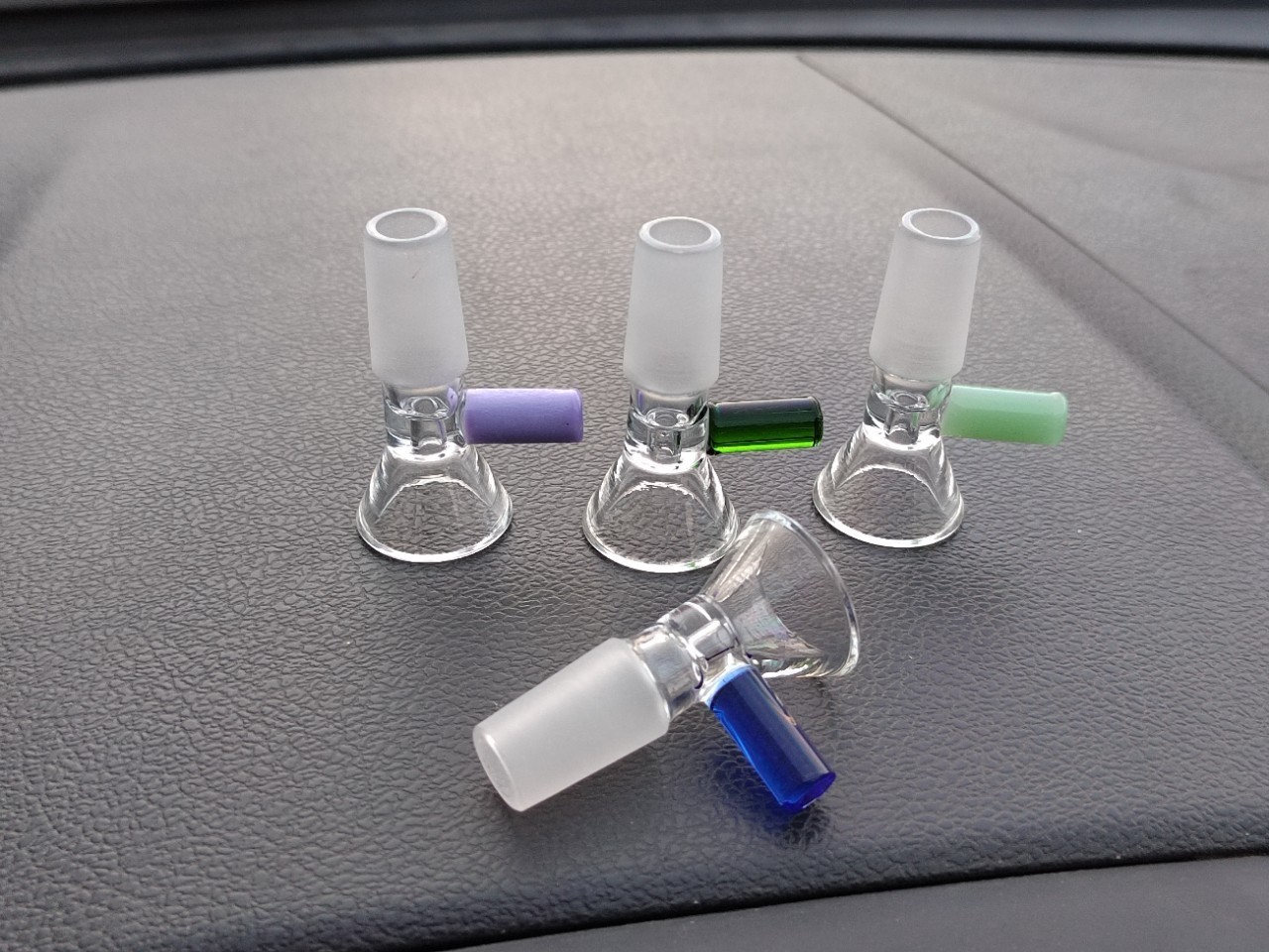 Somking Accessories Thick Bowl Piece for Glass Bong slides Funnel Bowls Pipes bongs smoking color pink heady wholesaler oil rigs pieces 14mm 18mm
Somking Accessories Thick Bowl Piece for Glass Bong slides Funnel Bowls Pipes bongs smoking color pink heady wholesaler oil rigs pieces 14mm 18mm