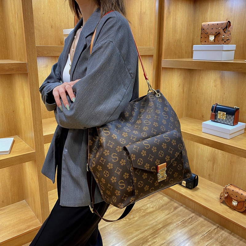 Accessories Exclusive Designer purse handbags shoulder Totes Bag crossbody for mens womens luxury high quality Medieval retro single large capacity tote bag
Accessories Exclusive Designer purse handbags shoulder Totes Bag crossbody for mens womens luxury high quality Medieval retro single large capacity tote bag
