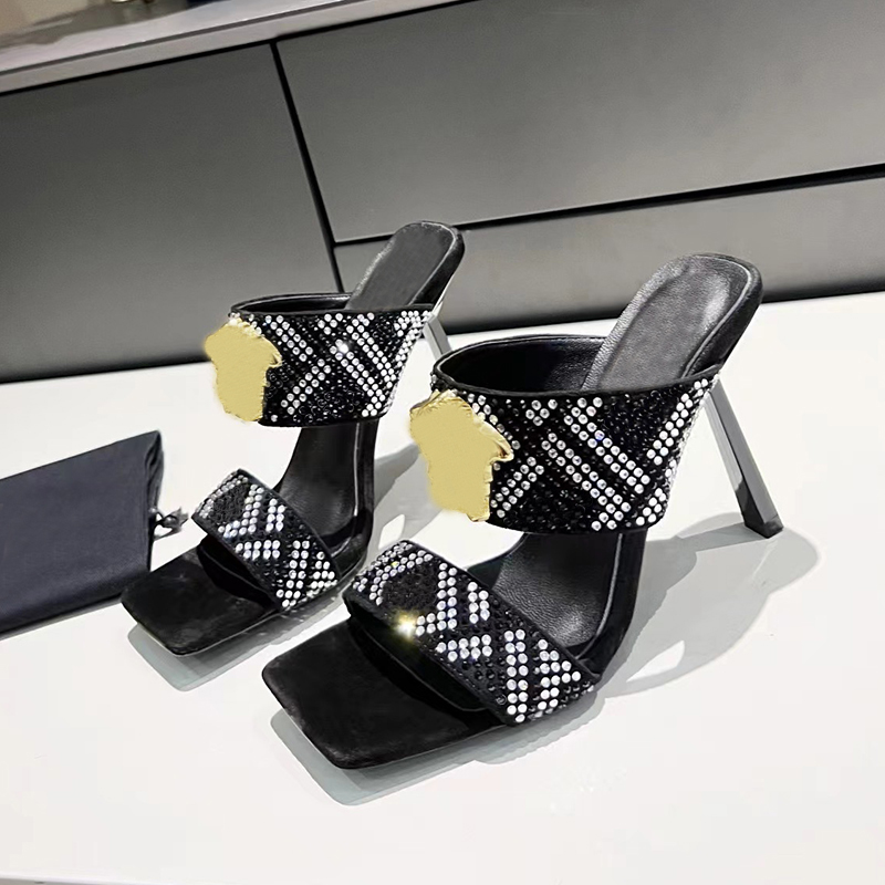 Luxury color diamond high-heeled slippers women's fashion sexy nightclub metal decoration thin heel open toe sandals heel height 10.5cm, 02
Luxury color diamond high-heeled slippers women's fashion sexy nightclub metal decoration thin heel open toe sandals heel height 10.5cm, 02