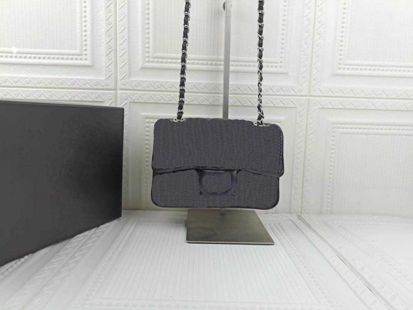 Ladies Flap Designer Bag Mini Lambskin Handbags Designers Golden Metal Hardware Chain Tote Quilted Diamond Quilting Shoulder Bags 20cm, White gold buckle
Ladies Flap Designer Bag Mini Lambskin Handbags Designers Golden Metal Hardware Chain Tote Quilted Diamond Quilting Shoulder Bags 20cm, White gold buckle