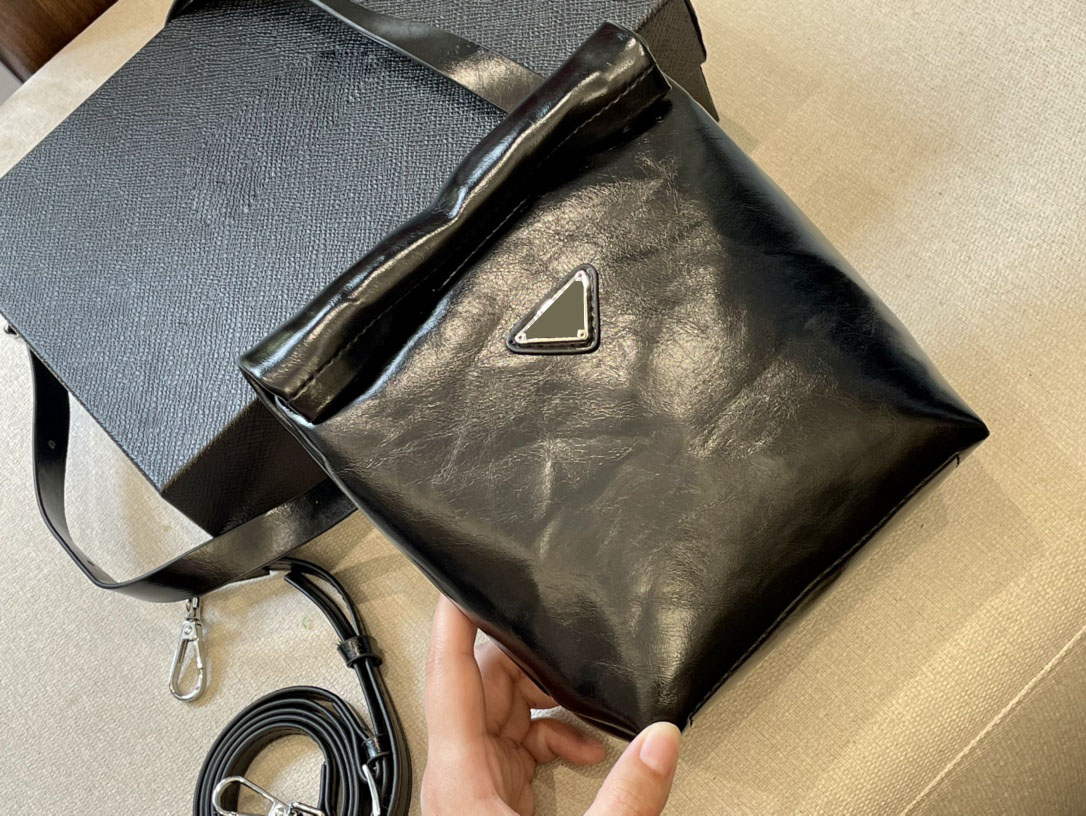 Women's Fashion Brand Designer Messenger Bag Wedding Daily Shopping Shoulder Bags Metal Triangle Chest Bags for Couples, Black
Women's Fashion Brand Designer Messenger Bag Wedding Daily Shopping Shoulder Bags Metal Triangle Chest Bags for Couples, Black