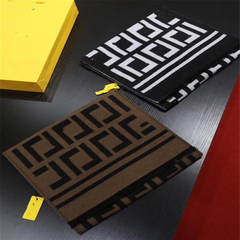 Size 30-180cm Knitting wool Scarves Top Super Pure mens scarf Womens Soft Advanced fabrics Luxury grid style design Long printed S177k
Size 30-180cm Knitting wool Scarves Top Super Pure mens scarf Womens Soft Advanced fabrics Luxury grid style design Long printed S177k