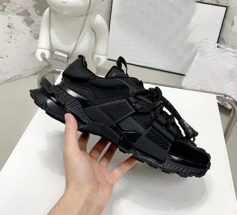 Space stitching material sneakers 3M reflective leather dad shoes Luxury designer suede sneakers DNA modern autumn and winter explosions, Box
Space stitching material sneakers 3M reflective leather dad shoes Luxury designer suede sneakers DNA modern autumn and winter explosions, Box