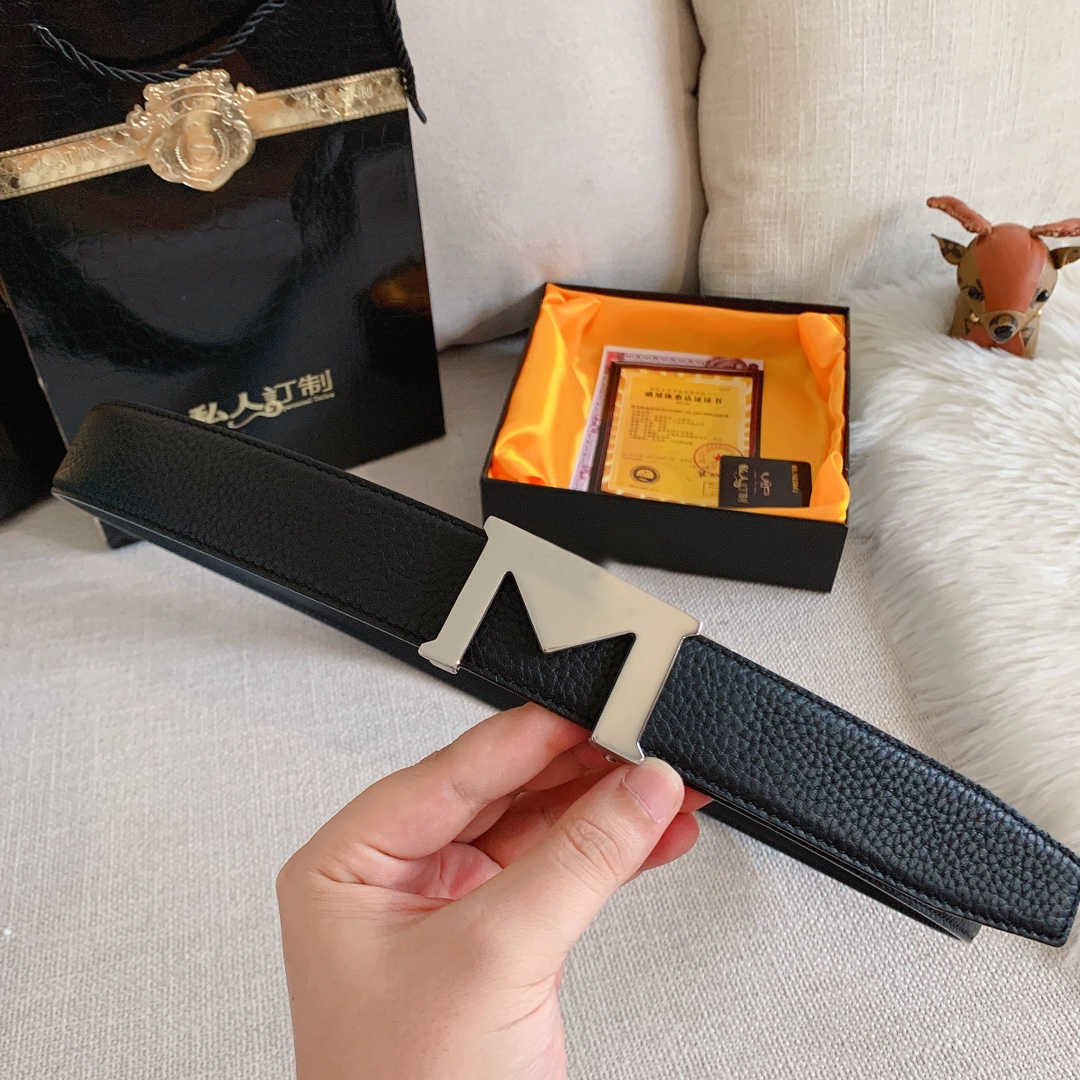 2022 New Fashion Big Letter M Buckle Belt Frameless Designer Men Ladies High Quality Men's Belt Width 3.4, Black
2022 New Fashion Big Letter M Buckle Belt Frameless Designer Men Ladies High Quality Men's Belt Width 3.4, Black