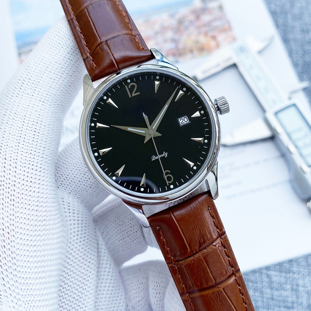 Romantic Men's Casual Business Watch Three-pin Waterproof Watch Quartz Belt Watch
Romantic Men's Casual Business Watch Three-pin Waterproof Watch Quartz Belt Watch