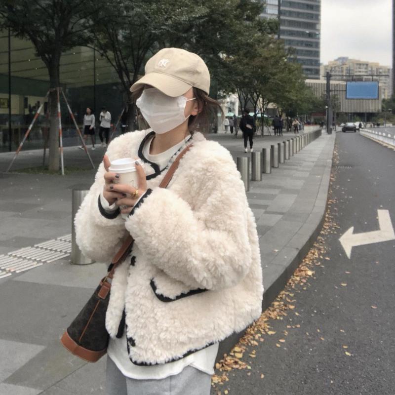 Women's Jackets Fuzzy Lambswool Jacket Coats Women Elegant Autumn Winter Coat Korean Harajuku White Faux Fur Outwear Cardigans Lady D429, Brown
Women's Jackets Fuzzy Lambswool Jacket Coats Women Elegant Autumn Winter Coat Korean Harajuku White Faux Fur Outwear Cardigans Lady D429, Brown