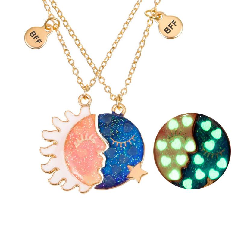 Chokers Cute Moon Necklace Set Luminous Heart Pendant For Girls Boys Child Friendship Choker Necklaces Jewelry Gift BFFChokers
Chokers Cute Moon Necklace Set Luminous Heart Pendant For Girls Boys Child Friendship Choker Necklaces Jewelry Gift BFFChokers