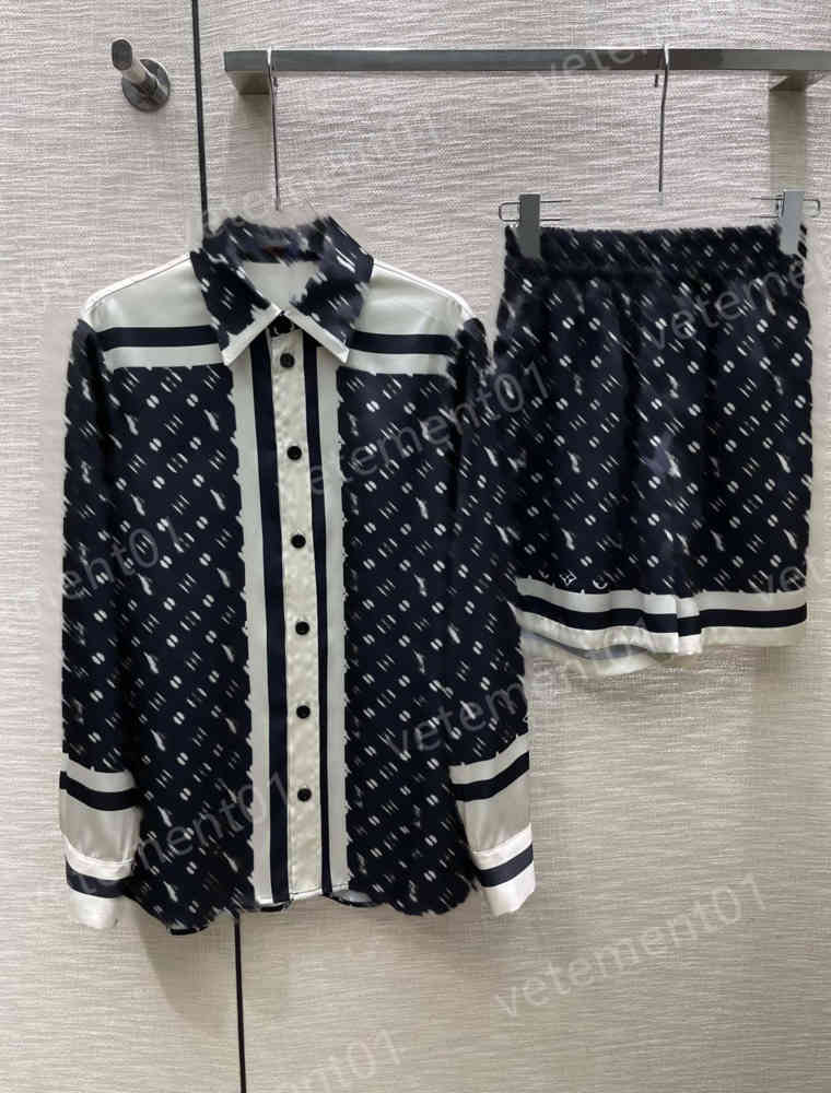 Womens Two Piece Pants Thin Breathable Brand Logo Shirts Shorts Sets Luxury Women Clothing 092
Womens Two Piece Pants Thin Breathable Brand Logo Shirts Shorts Sets Luxury Women Clothing 092