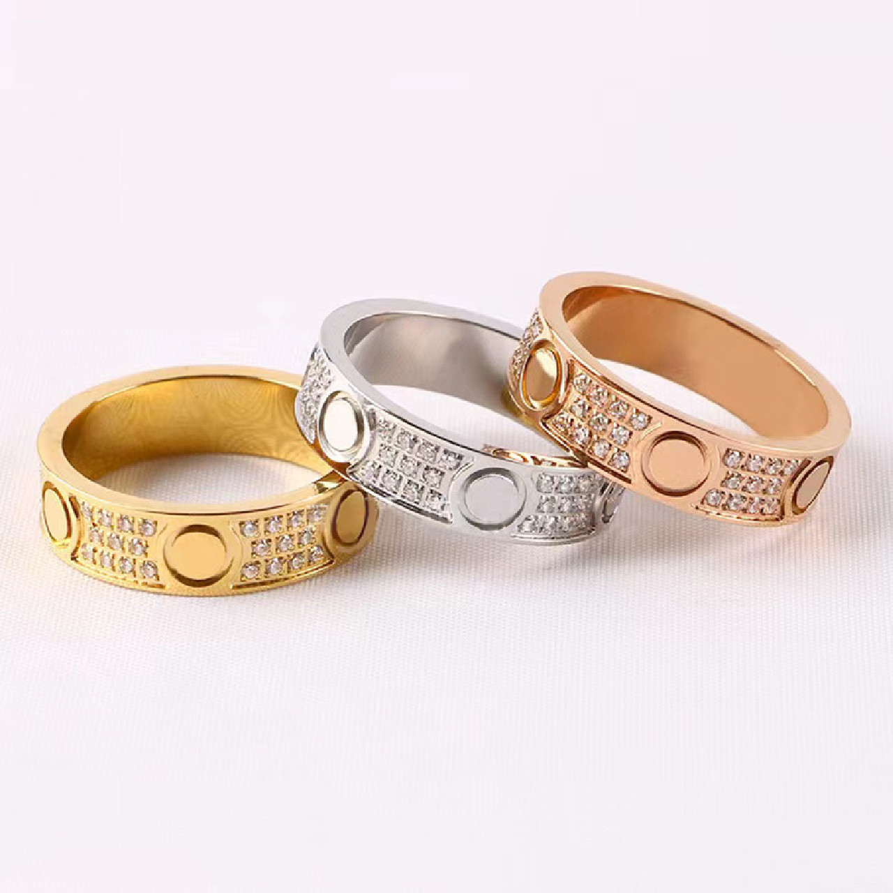 Titanium steel diamond ring men and women fashion jewelry gift lover wedding ring high quality Size 5-11
Titanium steel diamond ring men and women fashion jewelry gift lover wedding ring high quality Size 5-11