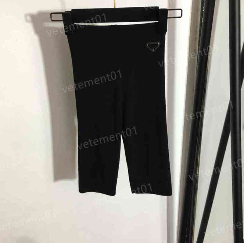 Designer Womens Pants P..a Triangle Label Stretch Thin Five-point Knitted Leggings Shorts Luxury Women High Quality Gym Sweatpants 0912
Designer Womens Pants P..a Triangle Label Stretch Thin Five-point Knitted Leggings Shorts Luxury Women High Quality Gym Sweatpants 0912