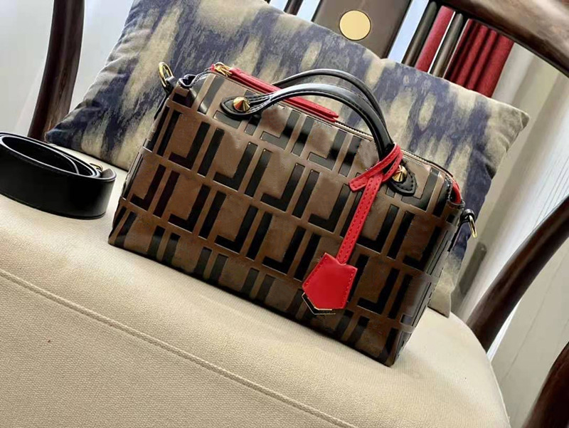 Designer Shoulder Bags Luxurys Designers Clutch Bag Women Pillow Handbag Boston Crossbody Handbags Lady Outdoor Packs Fashion Pocket for Travelling, Brown
Designer Shoulder Bags Luxurys Designers Clutch Bag Women Pillow Handbag Boston Crossbody Handbags Lady Outdoor Packs Fashion Pocket for Travelling, Brown