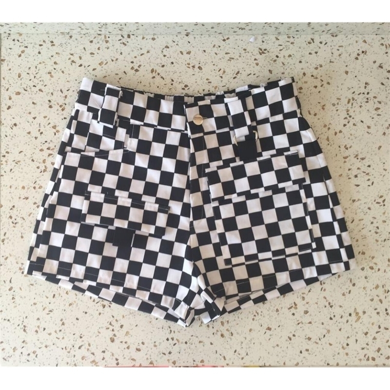 Black White Plaid High Waisted Cargo Short Metal Straight Shorts Femme Summer Casual Punk Streetwear Cortos Mujer S2XL Y200403, Beige
Black White Plaid High Waisted Cargo Short Metal Straight Shorts Femme Summer Casual Punk Streetwear Cortos Mujer S2XL Y200403, Beige