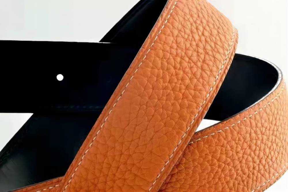 Top Quality Mens and Women Leather Belt Letter H Button brushed Youth Fashion Romantic Temperament Male Female Versatile Casual Trouser Belt, Customize
Top Quality Mens and Women Leather Belt Letter H Button brushed Youth Fashion Romantic Temperament Male Female Versatile Casual Trouser Belt, Customize