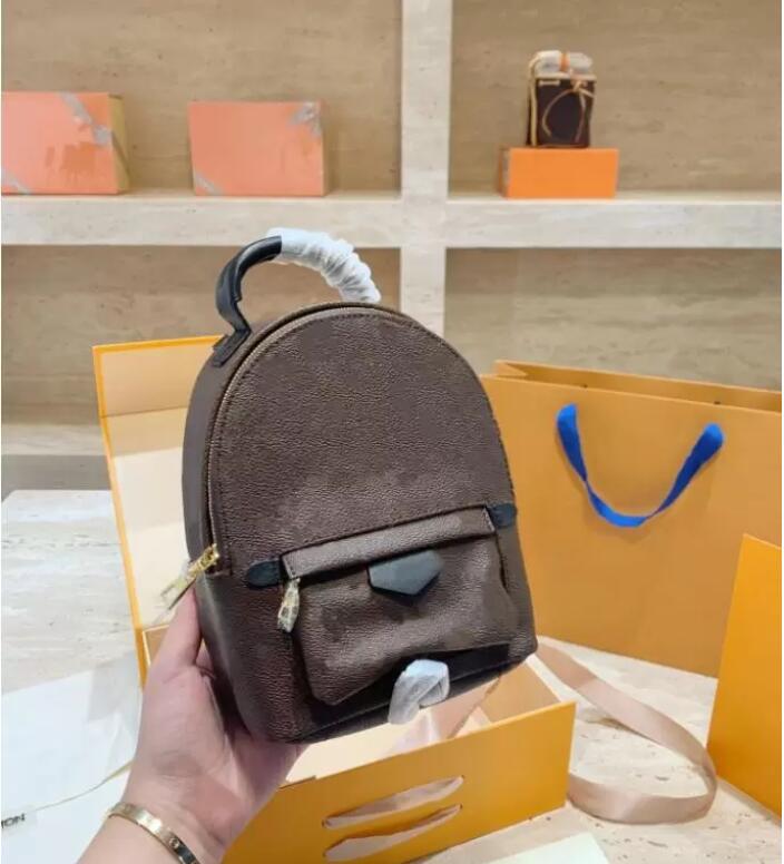 Handbags Men Leather TRIO Messenger Bags Luxury Shoulder Bag Make up Bag Designer Handbag Tote Man's bag BELT N70, 11
Handbags Men Leather TRIO Messenger Bags Luxury Shoulder Bag Make up Bag Designer Handbag Tote Man's bag BELT N70, 11