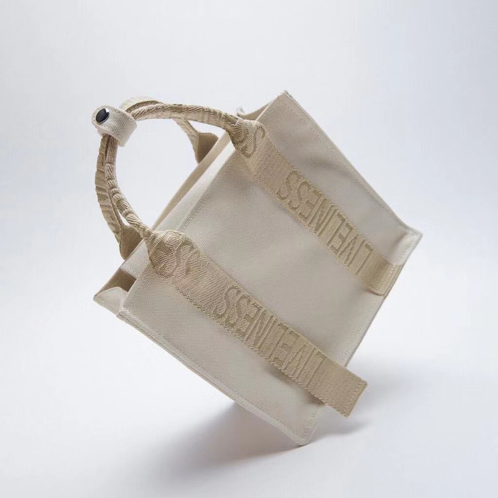 Women's Designer Crossbody Bags New Mini Letter Printed Patchwork Canvas Causal Totes Shopping Bag, Beige
Women's Designer Crossbody Bags New Mini Letter Printed Patchwork Canvas Causal Totes Shopping Bag, Beige